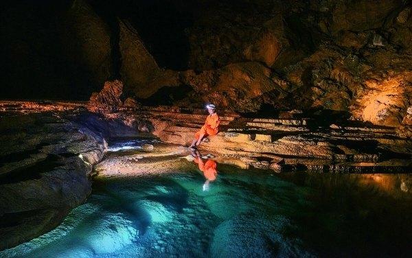 逃离遗弃的建筑4